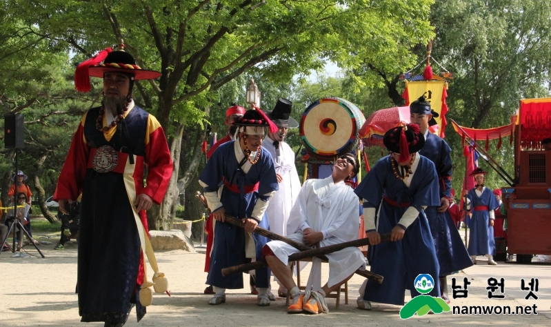 0419 문화관광과 - 봄꽃에 취하고 시민의 열정에 반하다 신관사또부임행차 (1).JPG