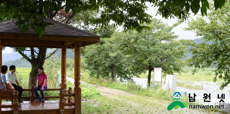 1126 산림과 - 요천강 100리 숲길 조성사업 마무리 공사 한창(요천변 참고사진).JPG