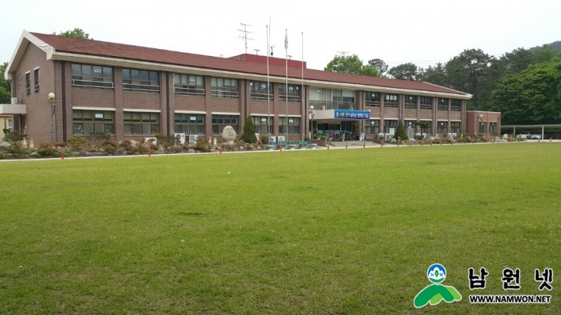 0512 교육체육과-이백초등학교 다목적 체육관 건립 국비확보(이백초등학교)1.jpg